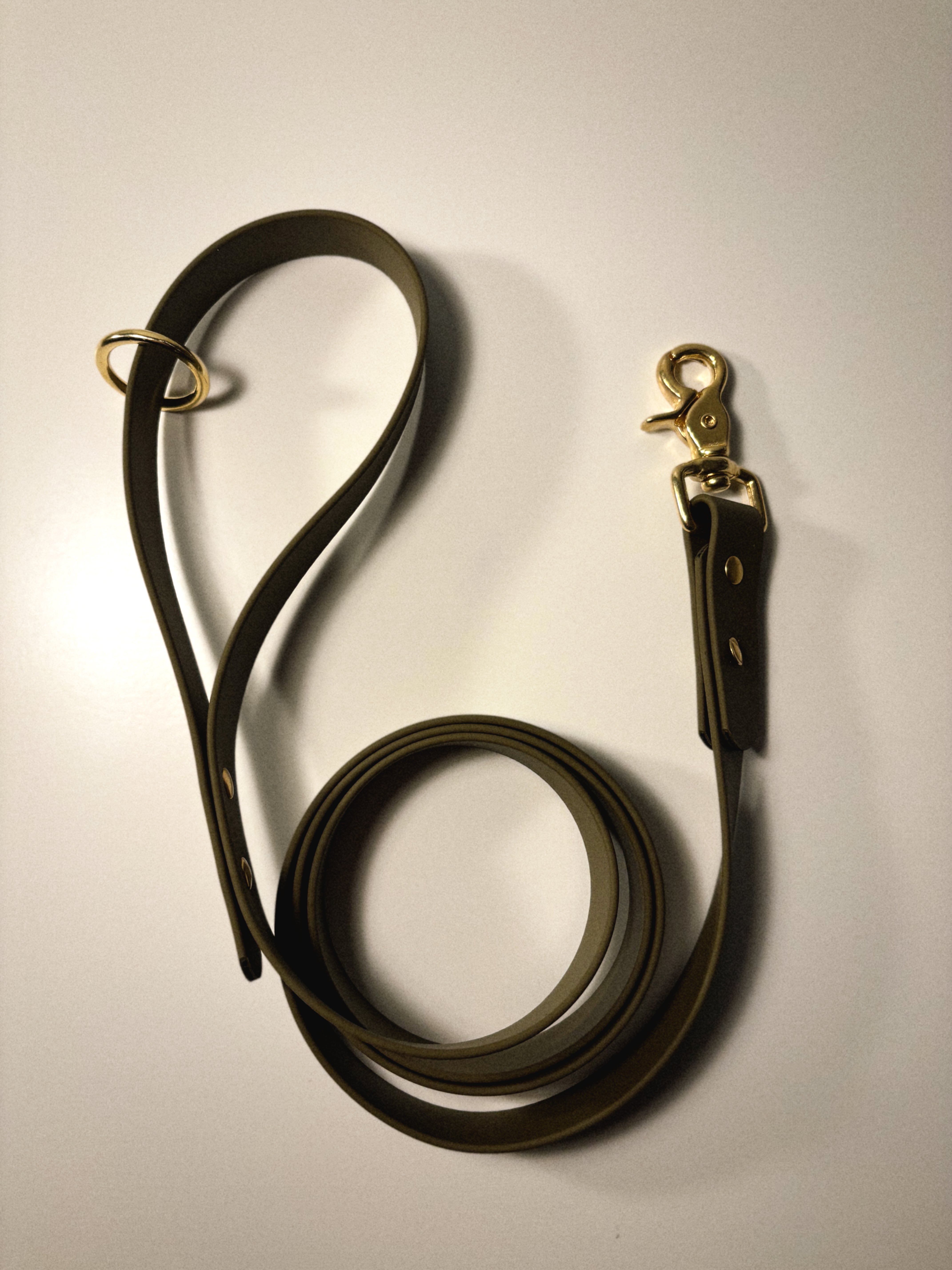 the olive luxe leash